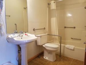 Double Room - Disability Access/Non-Smoking room in Travelodge by Wyndham Lake George NY