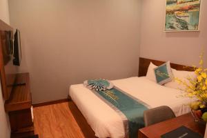 Phòng Tiêu Chuẩn Giường Lớn (Standard King Room)