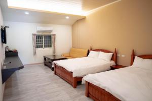 Phòng 4 người có phòng tắm (Quadruple Room with Bathroom)
