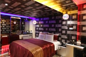 Phòng Giường Đôi Hạng Bình Dân (Budget Double Room)