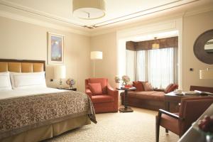 Superior Room with King Bed room in Four Seasons Hotel Istanbul At The Bosphorus