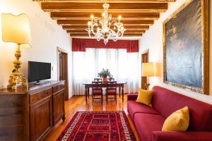 Two-Bedroom Apartment with Canal View room in Palazzo Schiavoni Suite-Apartments