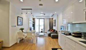 Căn Hộ 3 Phòng Ngủ (Three-Bedroom Apartment)