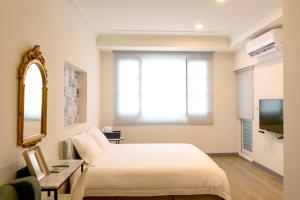 Deluxe European Style Double Room with Balcony