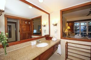 Phòng Premier Deluxe hướng biển (Premier Deluxe Sea View Room)