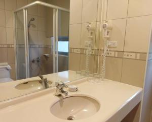 Phòng Cổ Điển Cho 4 Người (Classic Quadruple Room)