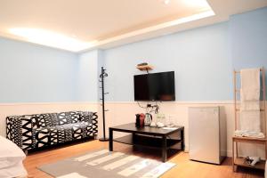 Căn nhà phố 3 phòng ngủ (Three-Bedroom Townhouse)