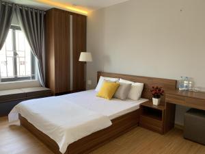 Phòng Loại Sang Giường Lớn (Deluxe King Room)
