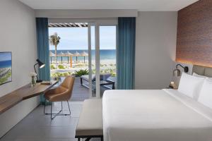 1-Bedroom Suite Pavilion, Private Pool, Beachfront - King Bed