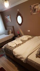 Economy Triple Room room in Hotel Estambul