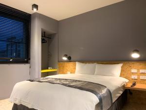Phòng Đôi Loại Sang có Bồn Tắm (Deluxe Double Room with Bathtub)