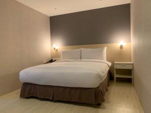 Phòng Giường Đôi Hạng Bình Dân (Budget Double Room)