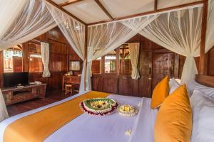 Biệt Thự Có Hồ Bơi Riêng (Villa with Private Pool)