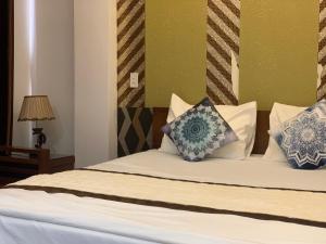 Phòng Có Giường Cỡ King Nhìn Ra Hồ Nước (King Room with Lake View)