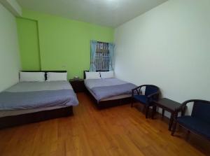 Phòng Gia đình có Phòng tắm Riêng Bên ngoài (Family Room with External Private Bathroom)