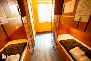 Twin Room with Shared Bathroom room in Do Step Inn Central - Self-Service-Hostel
