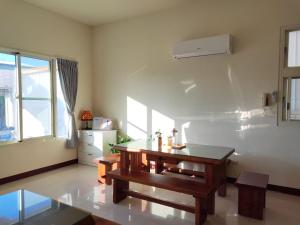 Phòng 4 Người Có Ban Công (Quadruple Room with Balcony)