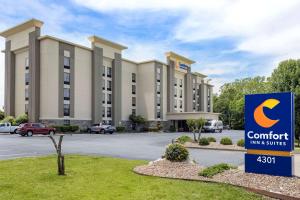 Comfort Inn & Suites Little Rock Airport in Conway