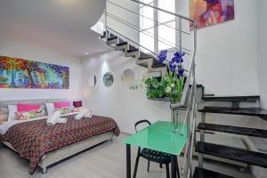 Studio Gallery room in Lisetta - By Beach Apartments TLV