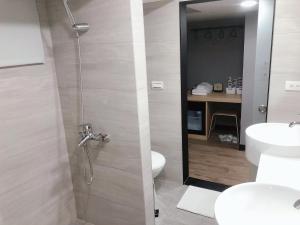 Phòng Gia Đình Có Bồn Tắm (Family Room with Bath)