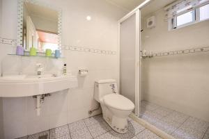 Phòng Giường Đôi Nhìn Ra Núi (Double Room with Mountain View)