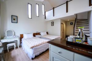Phòng Giường Đôi Nhìn Ra Núi (Double Room with Mountain View)