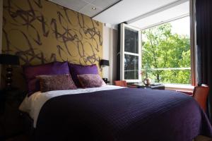Small Double Room with Canal View room in Hotel Sebastians