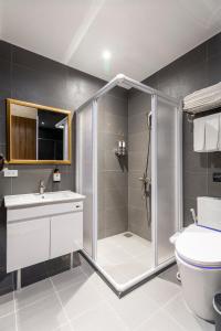 Phòng Đôi Cao Cấp có Cửa Sổ (Superior Double Room with Window)