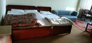 Deluxe Double Room with Extra Bed room in Kashmir Continental Hotel Murree