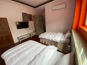 Phòng 2 Giường Đơn Với Phòng Tắm Riêng (Twin Room with Private Bathroom)