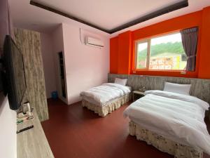 Phòng 2 Giường Đơn Với Phòng Tắm Riêng (Twin Room with Private Bathroom)
