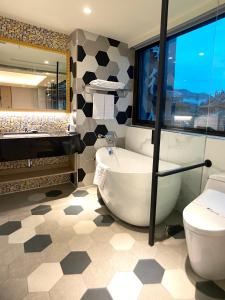 Phòng Đôi Loại Sang (Deluxe Double Room)