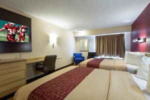 Deluxe Double Room with Two Double Beds - Non-Smoking room in Red Roof Inn Houston Westchase