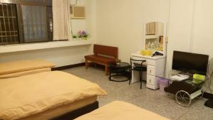 Phòng gia đình với phòng tắm riêng. (Family Room with Private Bathroom)