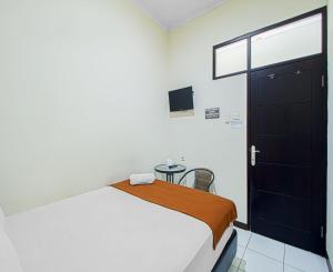 Phòng Giường Đôi Có Phòng Tắm Riêng (Double Room with Private Bathroom)