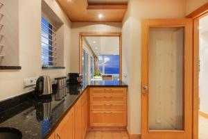 Two-Bedroom Apartment with Ocean View room in The Heron
