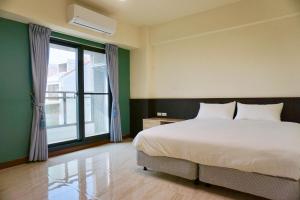 Phòng Có Giường Cỡ Queen Với Ban Công (Queen Room with Balcony)