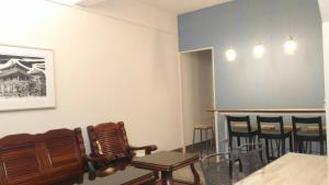 Nhà 4 Phòng Ngủ (Four-Bedroom House)