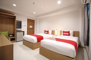 Superior Twin Room room in OYO 483 Pannee Hotel Khaosan