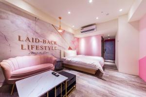 Phòng Deluxe Giường Đôi Có Vòi Sen (Deluxe Double Room with Shower)