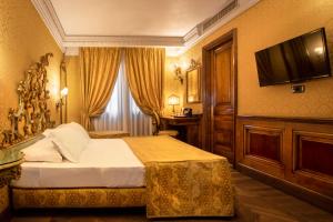 Superior Double or Twin Room with Garden View room in Palazzina Veneziana