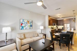 Centrally Located Lux 1 Bedroom Apartment in Dallas