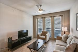 Beautifully Furnished Luxury Apartment in Dallas in Dallas