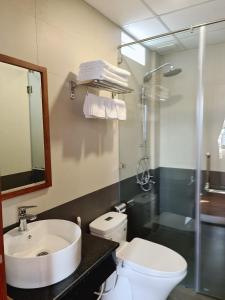 Phòng 2 Giường Đơn Nhìn Ra Thành Phố (Twin Room with City View)