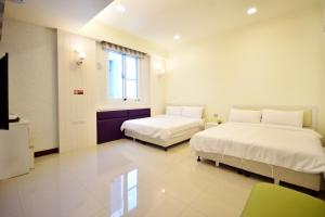 Phòng 4 Người Có Phòng Tắm (Quadruple Room with Bathroom)