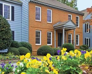 Two-Bedroom Apartment room in Quiet Colonial Resort Community in Historic Williamsburg