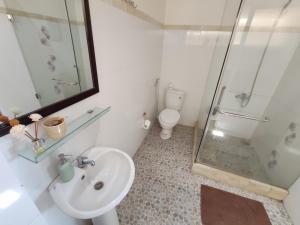 Phòng Deluxe hướng biển giường đôi (Deluxe Double Room with Sea View)
