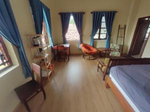 Phòng Giường Đôi Nhìn Ra Núi (Double Room with Mountain View)