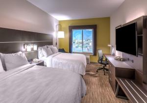 Queen Room with Two Queen Beds room in Holiday Inn Express Hotel & Suites Minden, an IHG Hotel