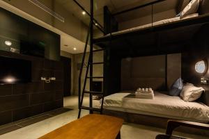 Phòng Bốn Người Có Bồn Tắm (Quadruple Room with Bathtub)